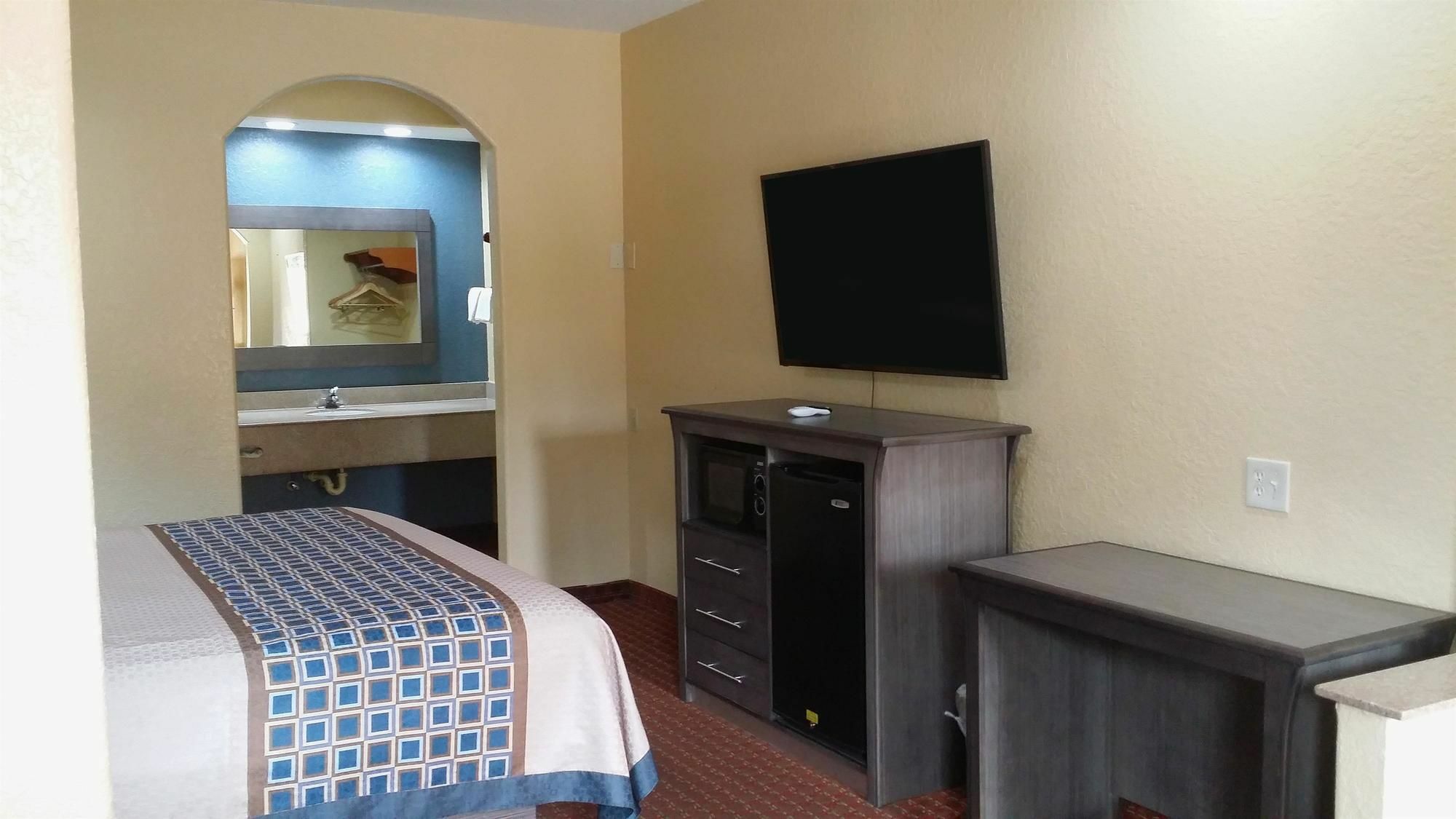 Americas Best Value Inn & Suites Northeast Houston Esterno foto